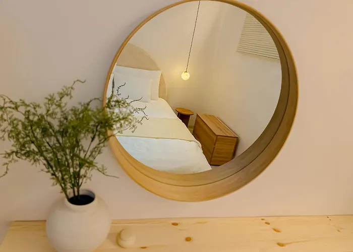 Apartment 신규할인,nonhyeon, Gangnam Station, Gangnam Plastic Surgery, Dermatology, Garosu-gil, Hangang Park, Coex, Lotte World 30 Minutes Seoul